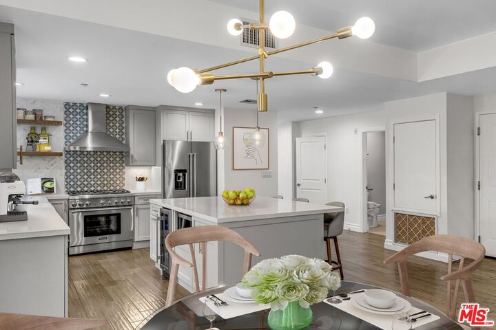 Property Photo: 1248 N Laurel Ave CA 90046