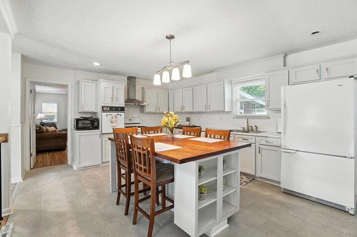 Property Photo: 311 N Hamilton Road OH 43230