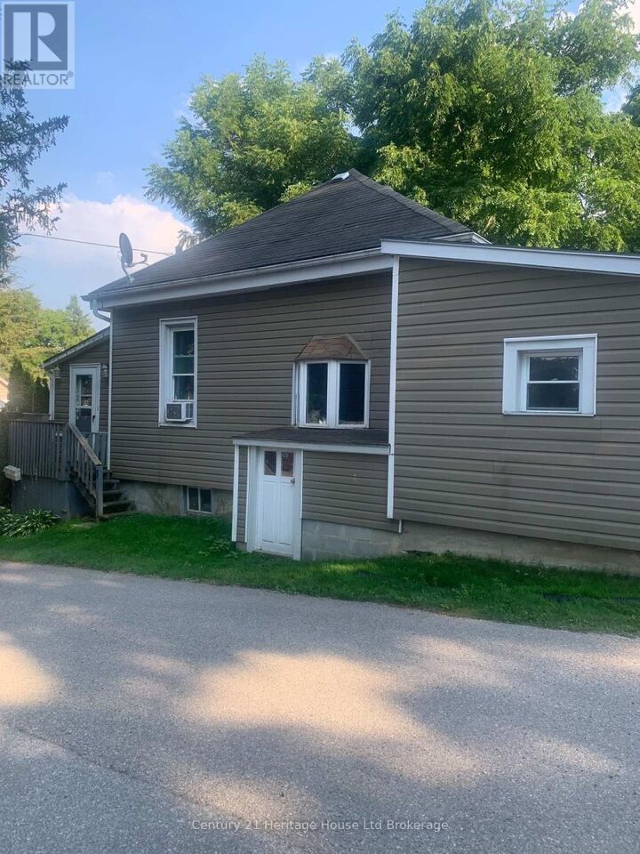 Property Photo: 22 Fyfe Avenue ON N4S 3S4