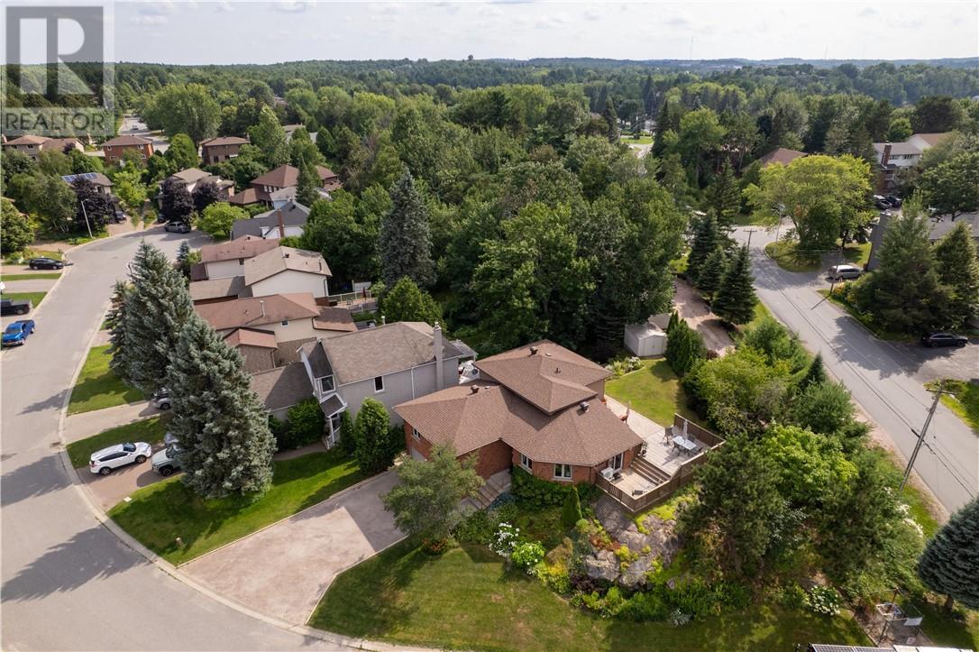 Property Photo: 3 Aspenwood Court ON P3E 5W1