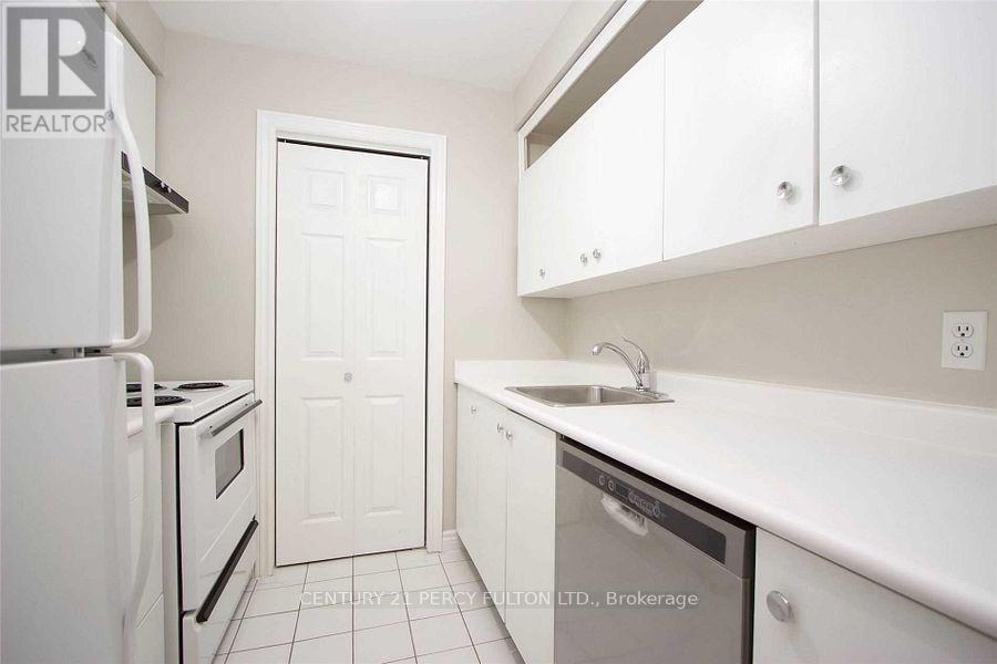 Property Photo: 193 Lake Driveway West 420 ON L1S 7H8