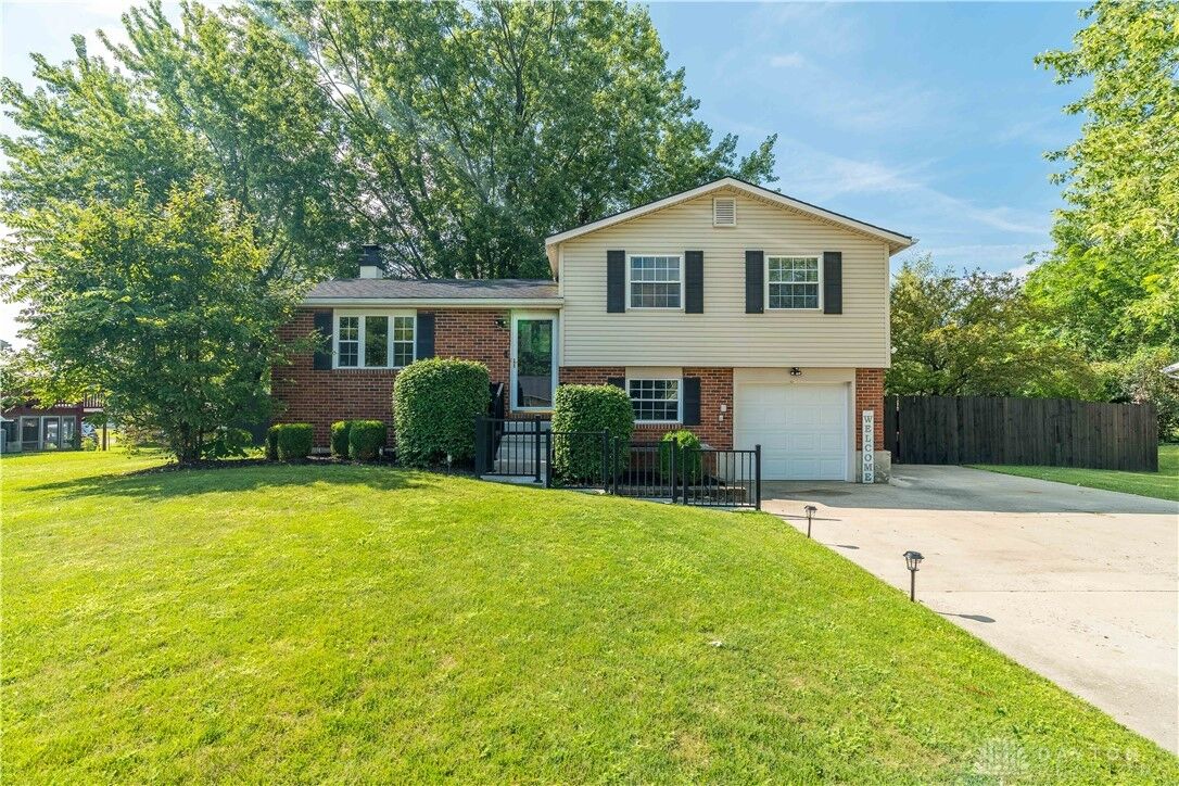 Property Photo: 627 Arrowhead Drive OH 45365