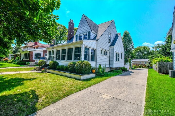 Property Photo:  212 Wiltshire Boulevard  OH 45419 