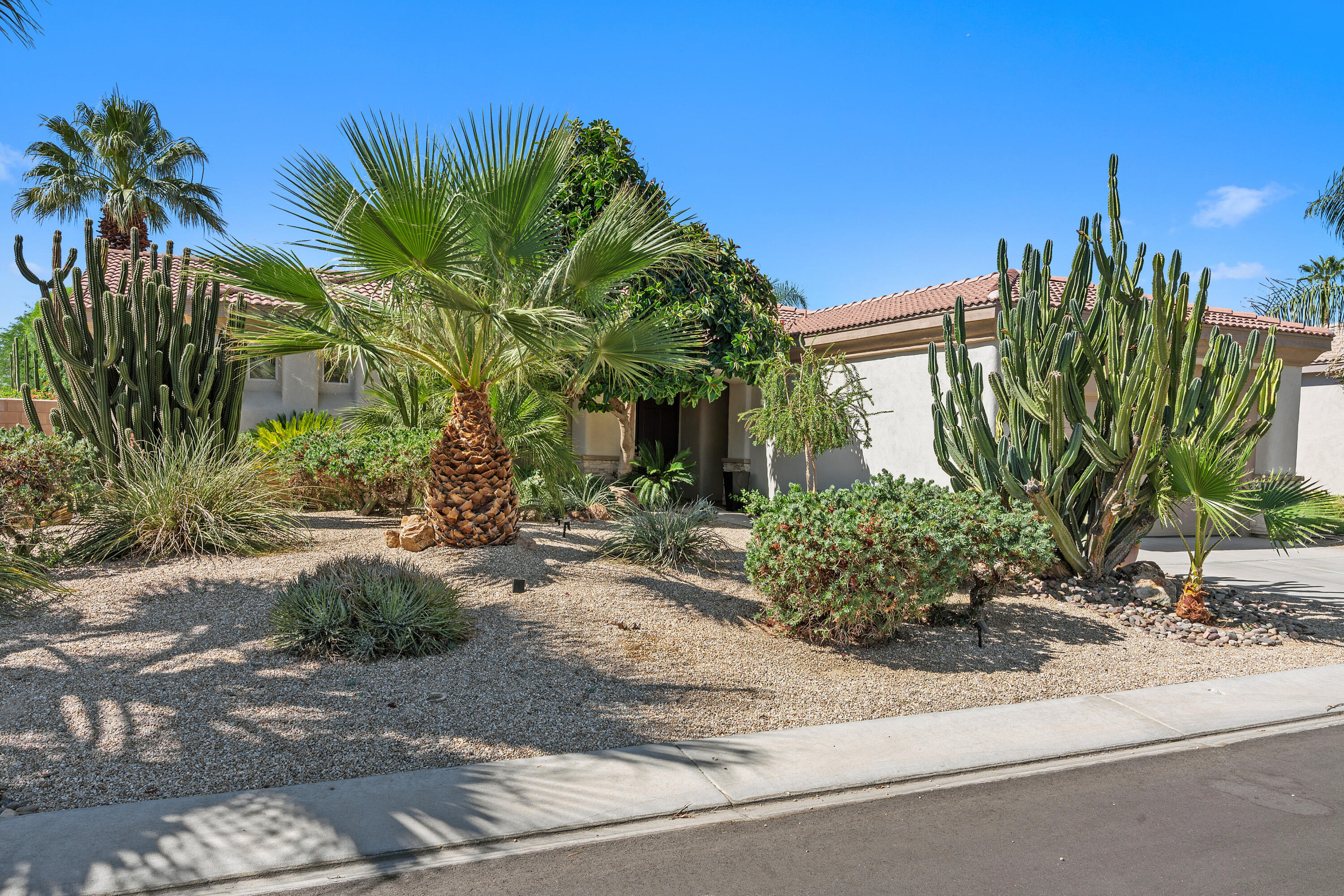Property Photo: 69467 Calle Raphael CA 92234