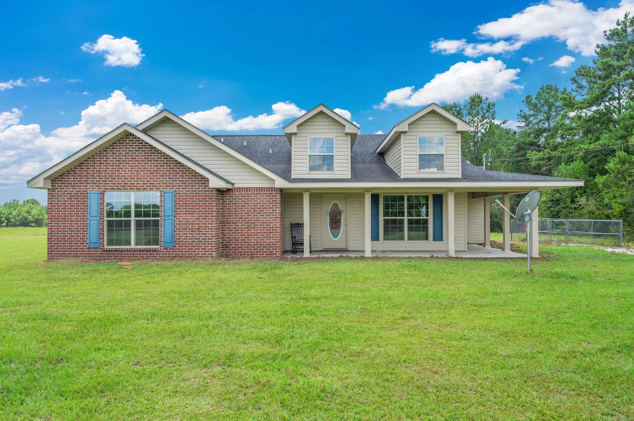 Property Photo:  820 Windy Hill Road  FL 32567 