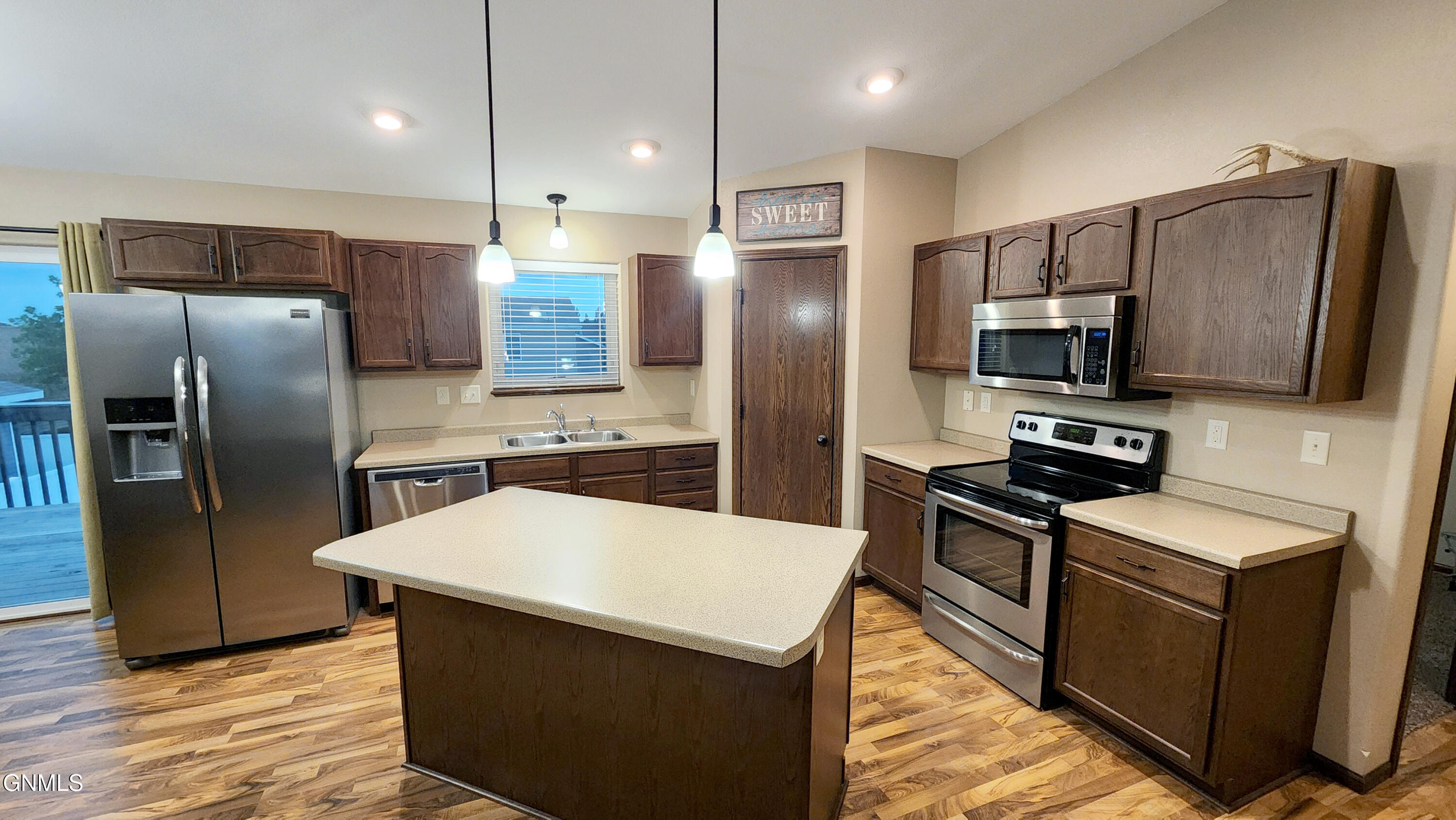 Property Photo:  6350 Dolan Drive  ND 58504 