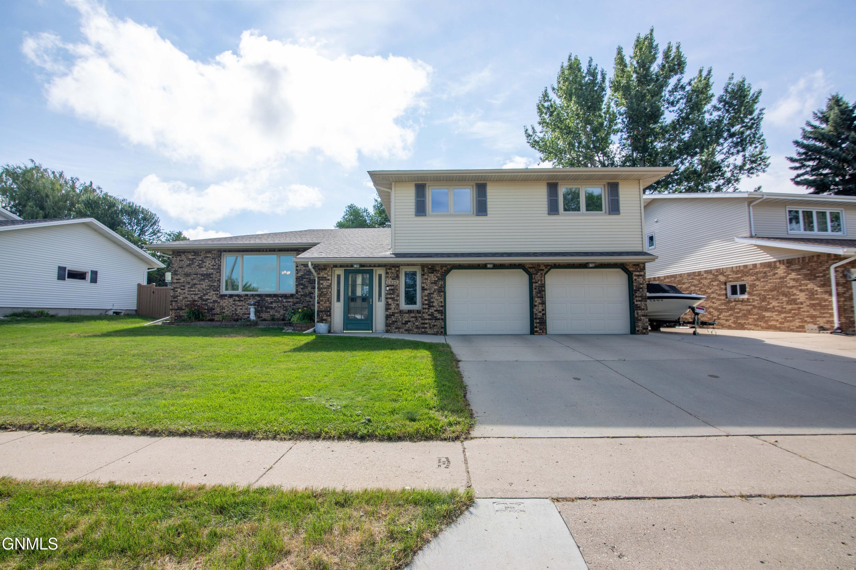 1325 Crestview Lane  Bismarck ND 58501 photo