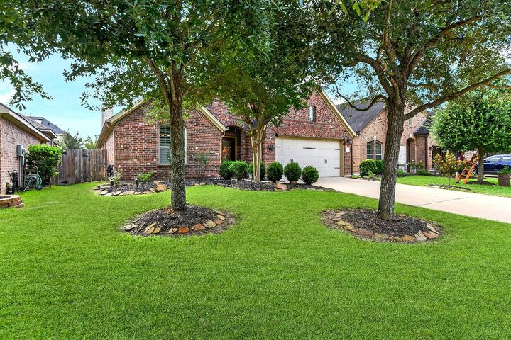 Property Photo: 2911 Fair Chase Drive TX 77494