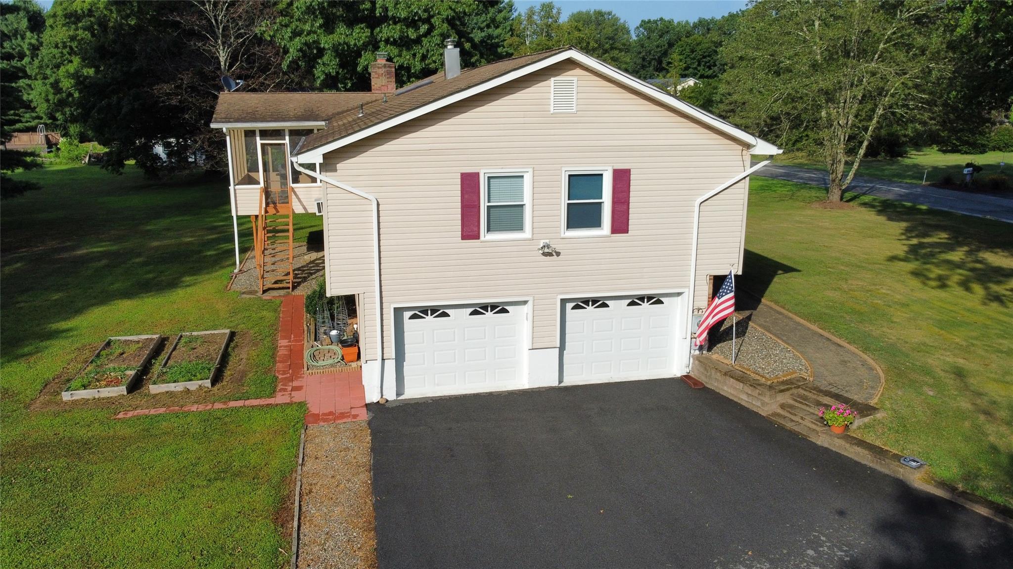 Property Photo:  11 Jennifer Drive  NY 12590 