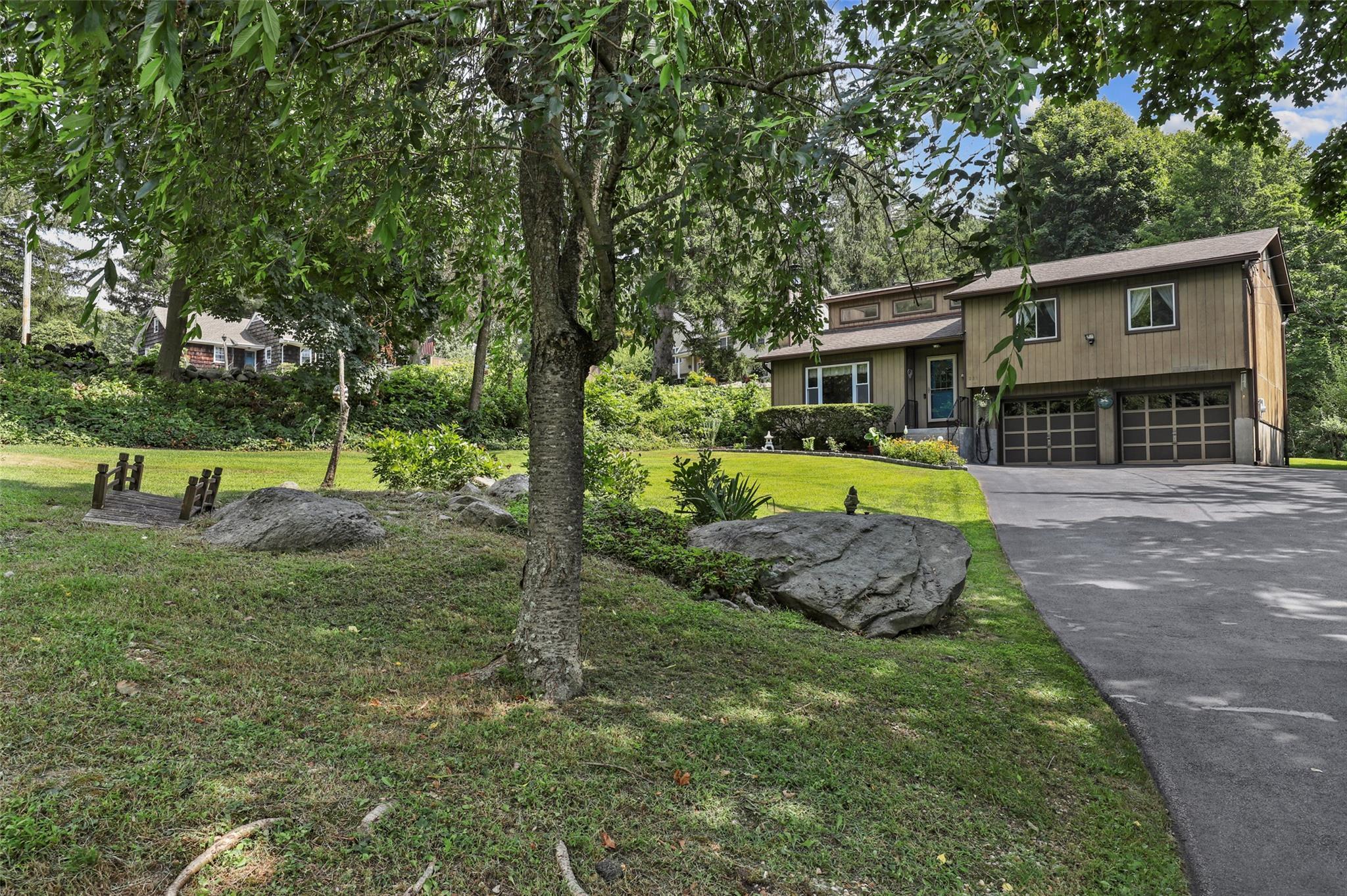 Property Photo:  287 Union Valley Road  NY 10541 