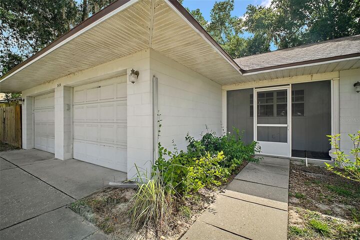 Property Photo: 2620 McDonald Terrace FL 32757