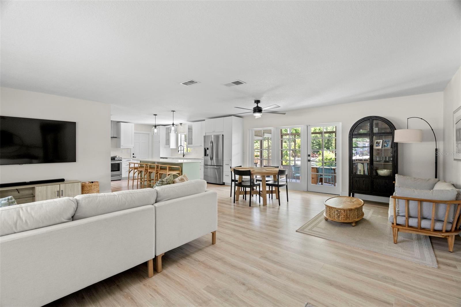 Property Photo:  3103 W Jean Street  FL 33614 