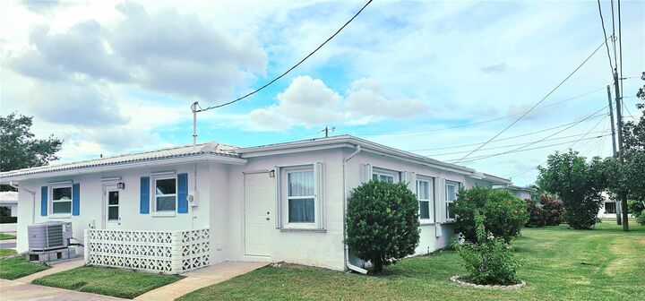 Property Photo: 9725 44th Way N FL 33782