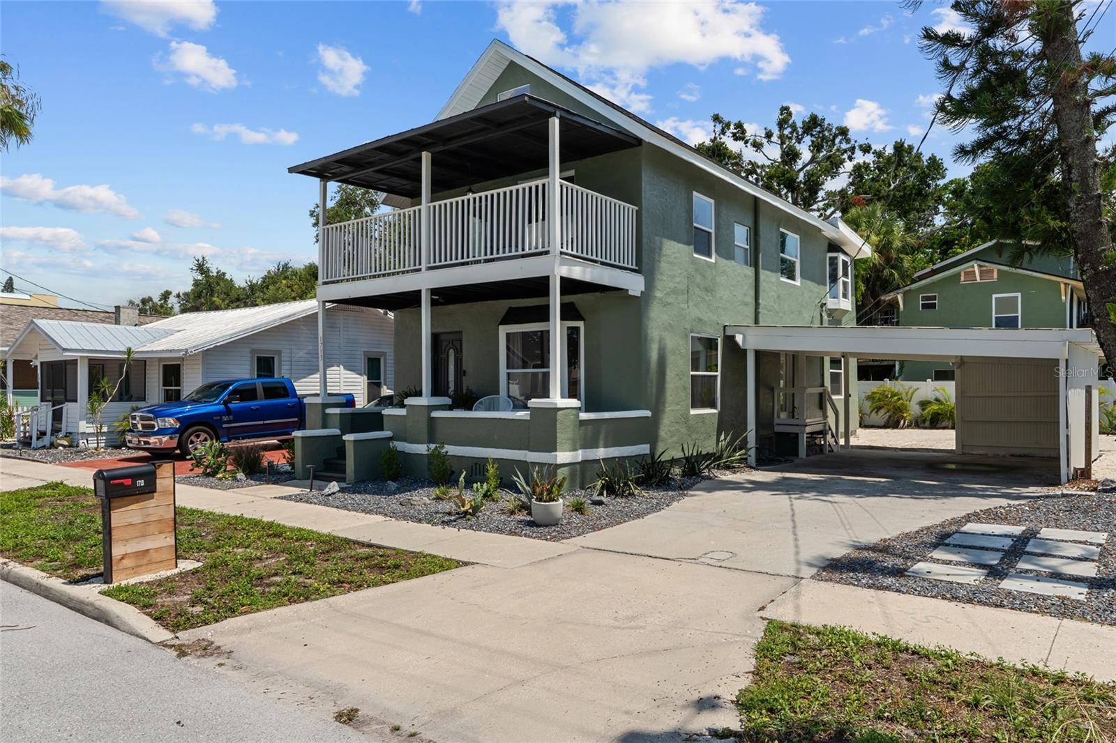 Property Photo: 1713 10th Avenue W FL 34205