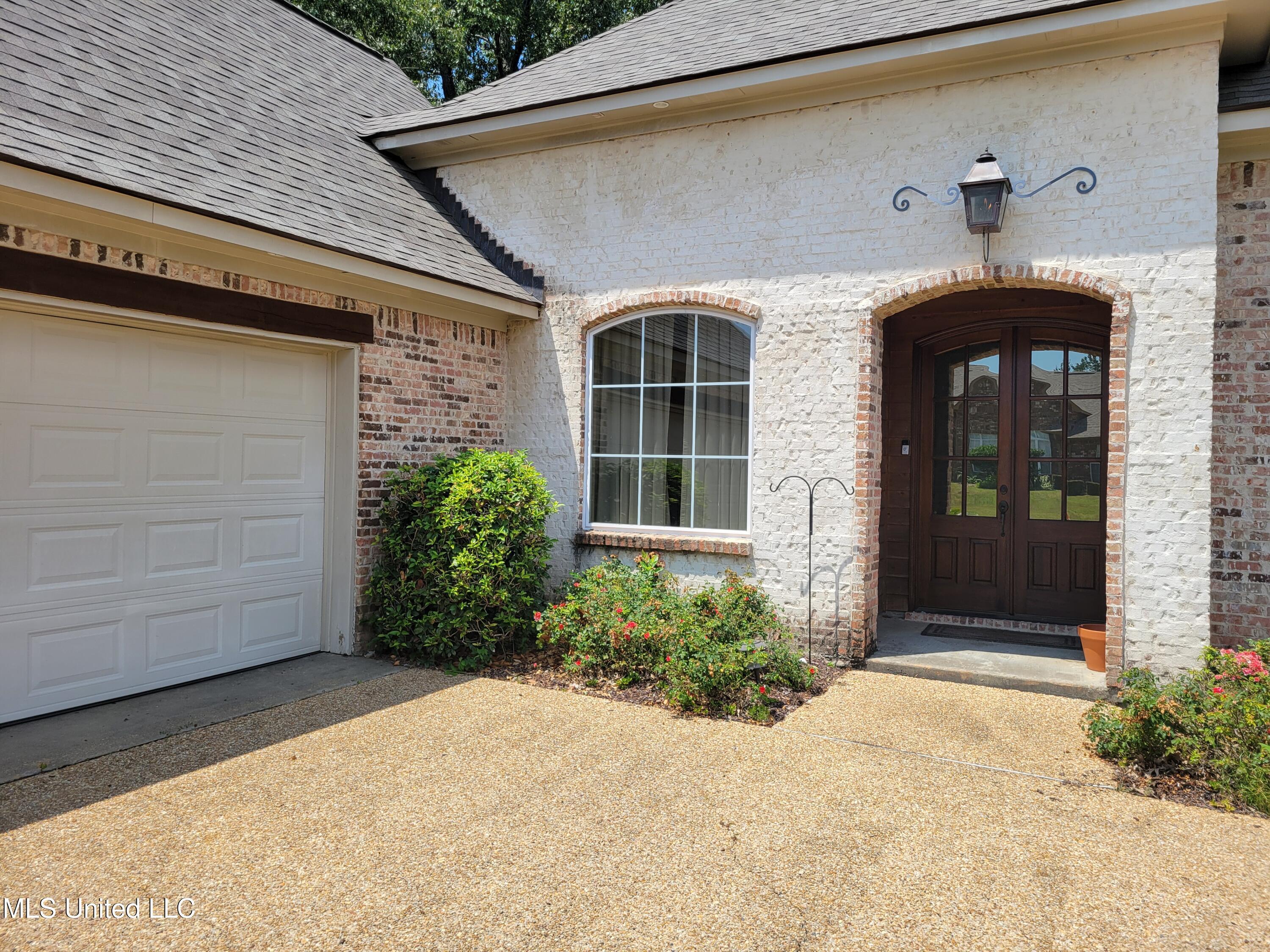 Property Photo: 506 Hazelton Drive MS 39110
