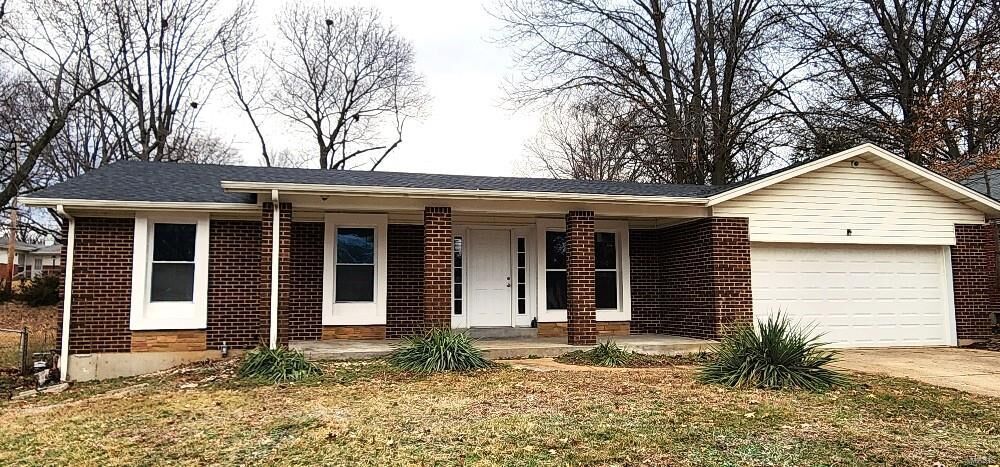 Property Photo: 11931 Roseview Lane MO 63138