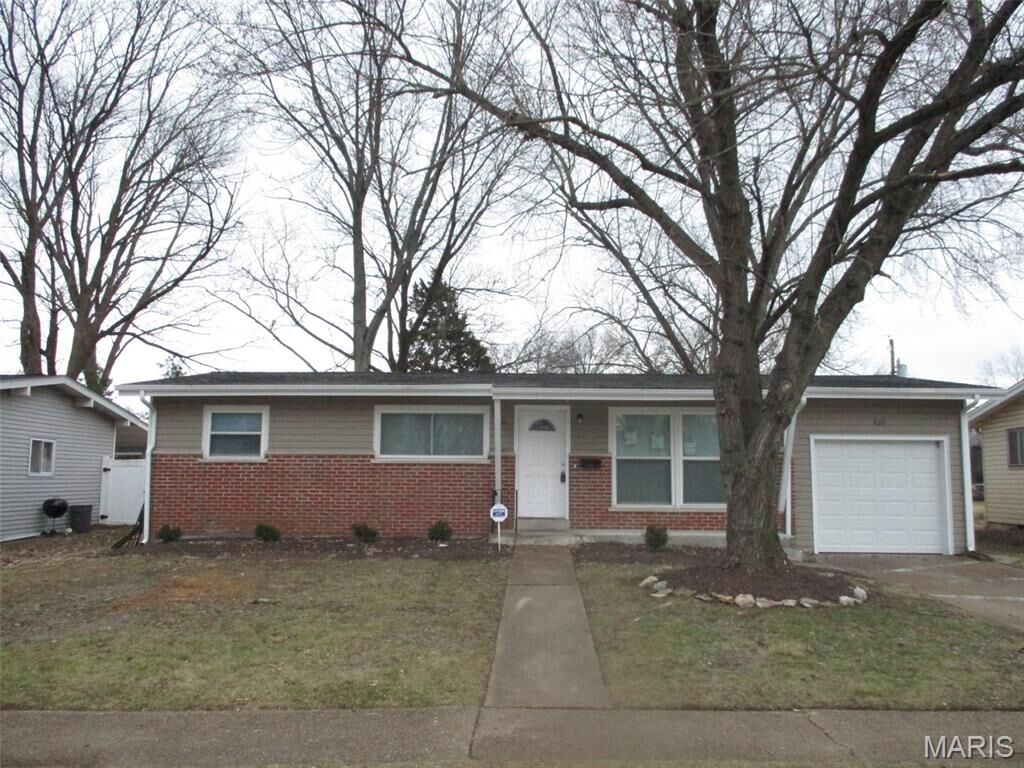 Property Photo: 420 Versailles Drive MO 63031