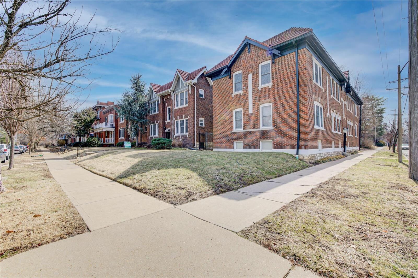 Property Photo: 520 Rosedale Avenue 202 MO 63112