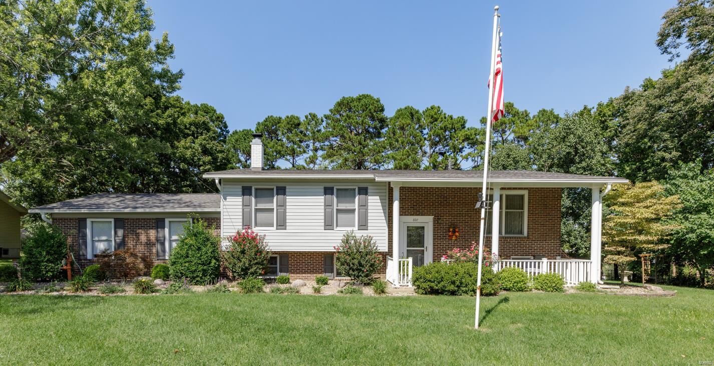 Property Photo:  807 S Suncrest Drive  MO 63050 