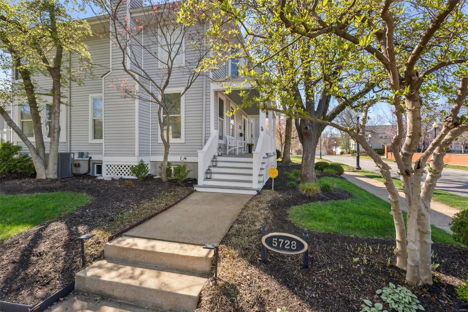 Property Photo: 5728 Westminster Place MO 63112