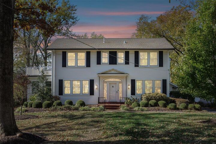 1215 S Geyer Road  St Louis MO 63122 photo