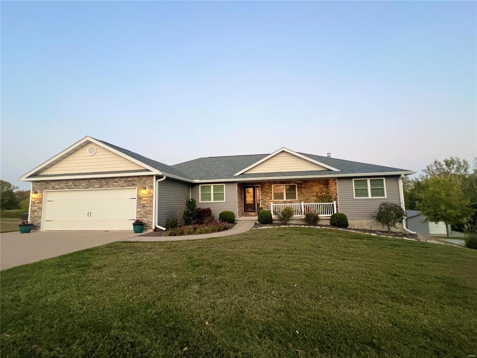 Property Photo: 6711 County Road 437 MO 63401