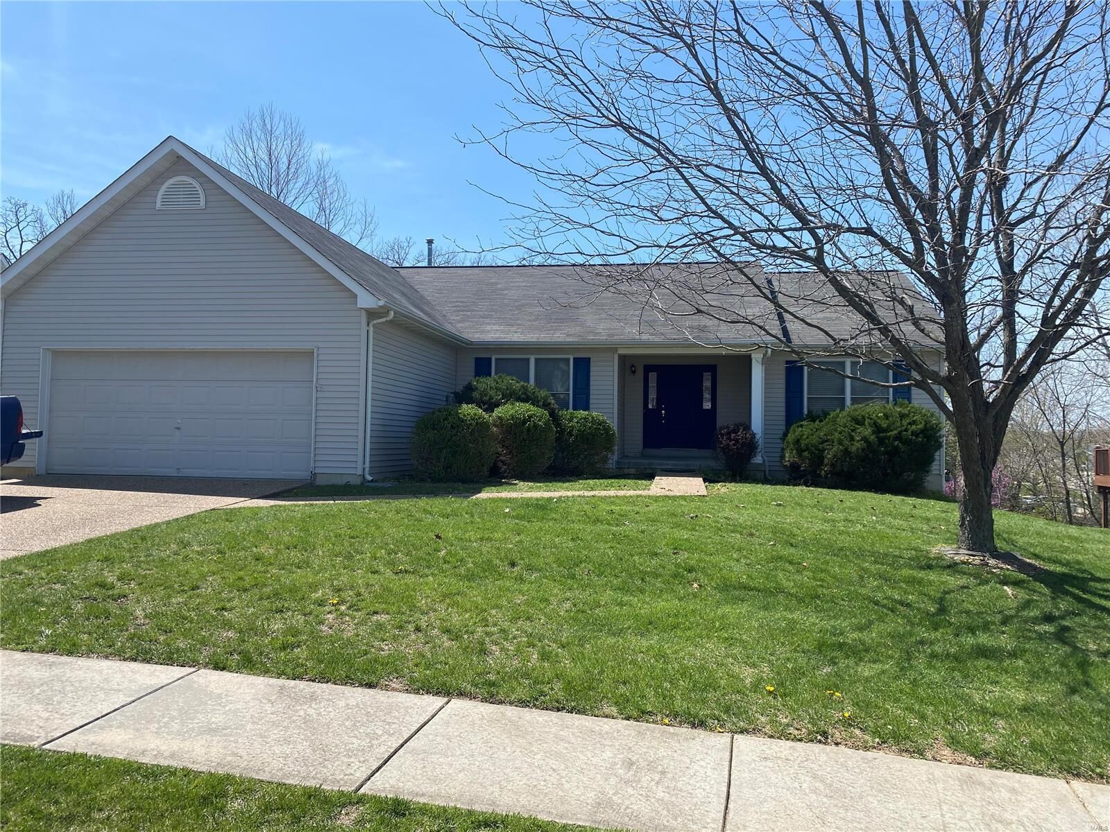Property Photo: 1427 Devonshire County Dr MO 63385