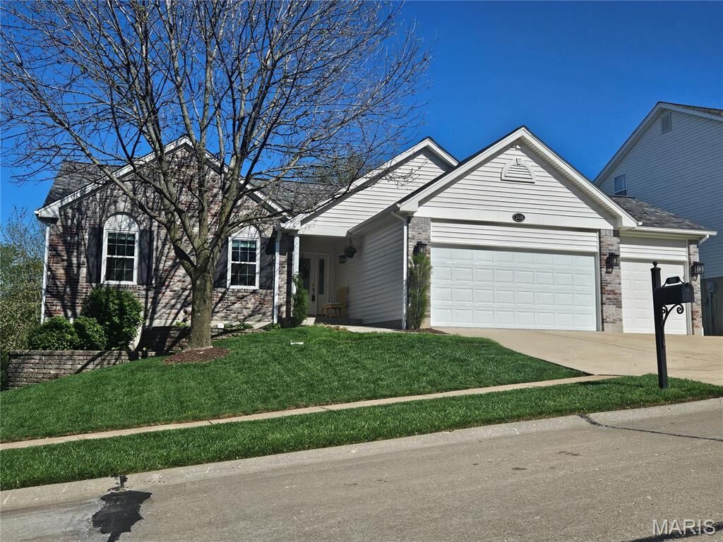 Property Photo: 5550 Bellemeade Trail Court MO 63129