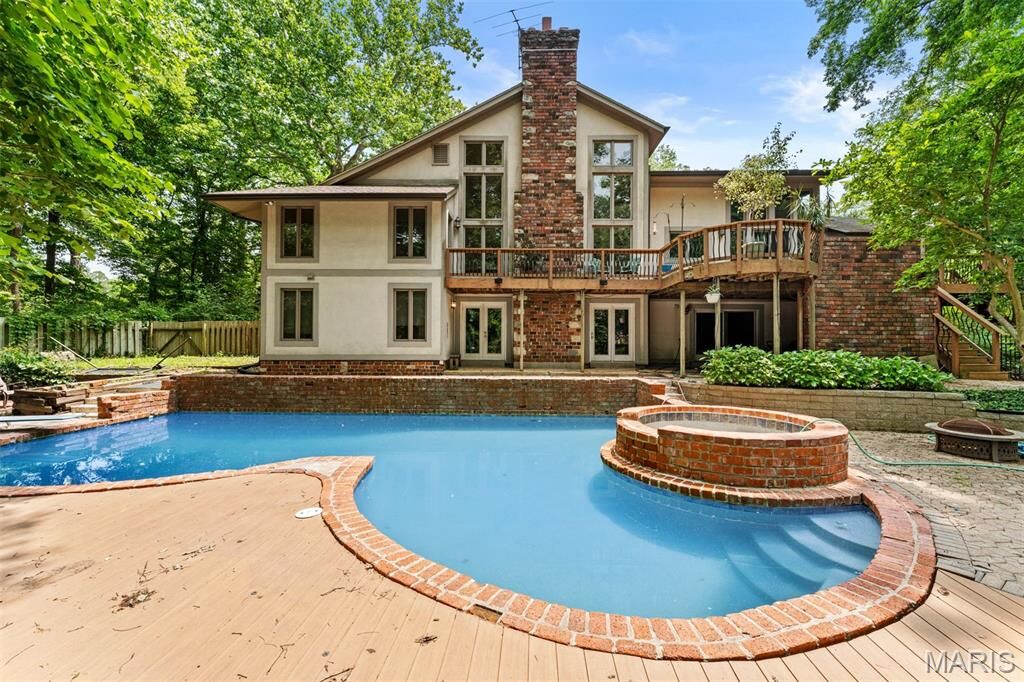 Property Photo: 42 Rolling Rock Court MO 63124