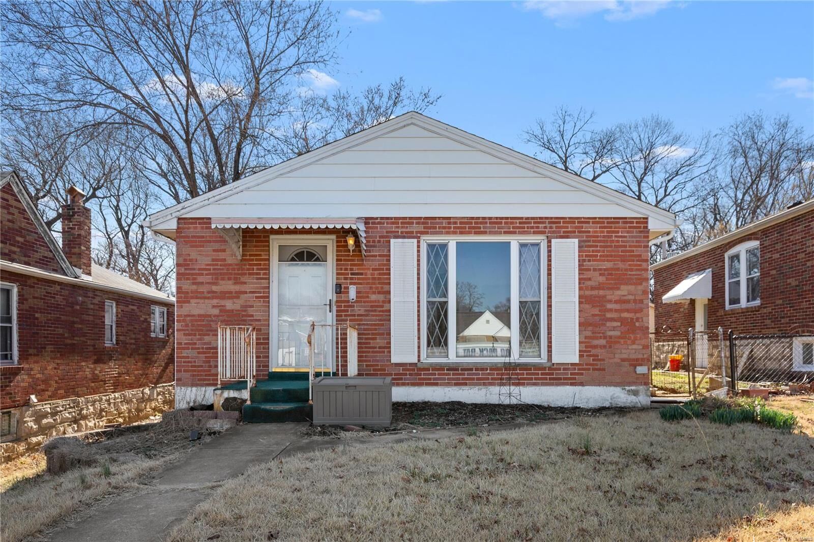 Property Photo: 396 Kingston Drive MO 63125