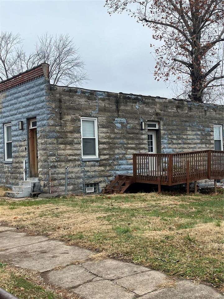 Property Photo: 5316 Zealand Street MO 63107