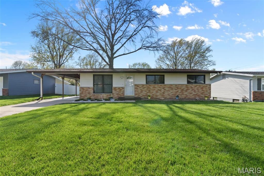 Property Photo:  2829 Merrell Drive  MO 63125 