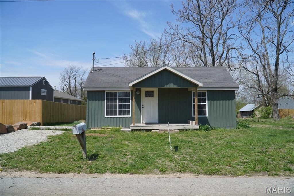 Property Photo:  949 St. Louis Street  MO 65536 