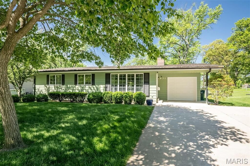 Property Photo: 931 Nana Lane MO 63131