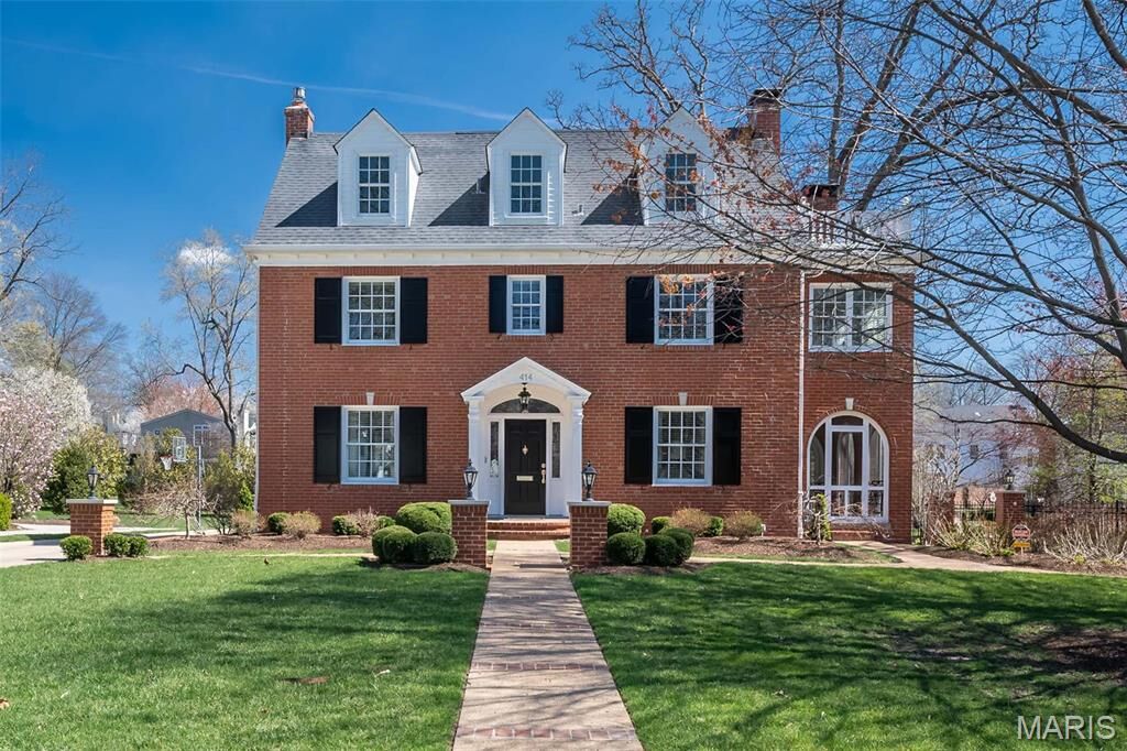 Property Photo: 414 Dickson Street MO 63122