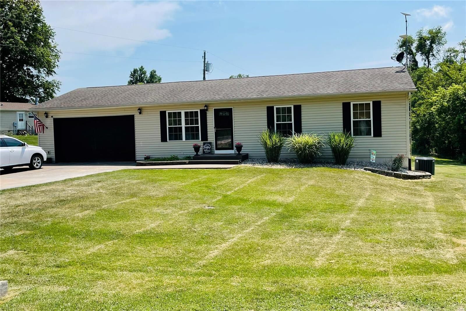 Property Photo: 32423 Fern Circle IL 62012