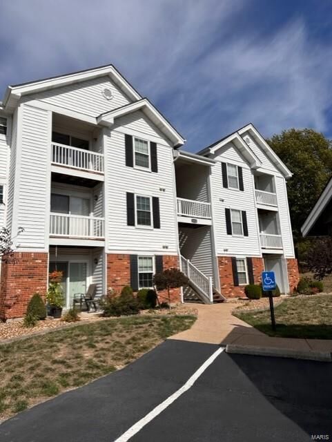 Property Photo: 16538 Victoria Crossing Drive J MO 63040