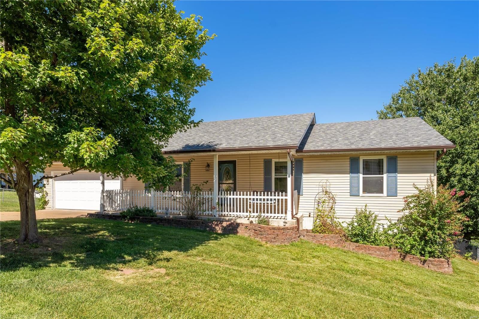 Property Photo:  218 W Bend Lane  MO 63055 