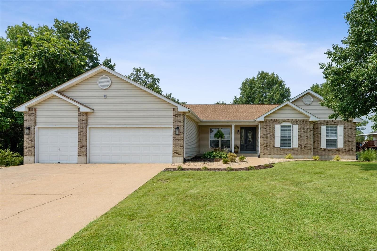 Property Photo: 11 Club Court MO 63049