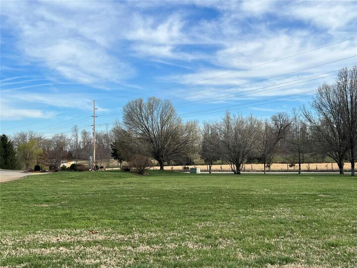 Property Photo: 15 Pinehurst Dr MO 63640