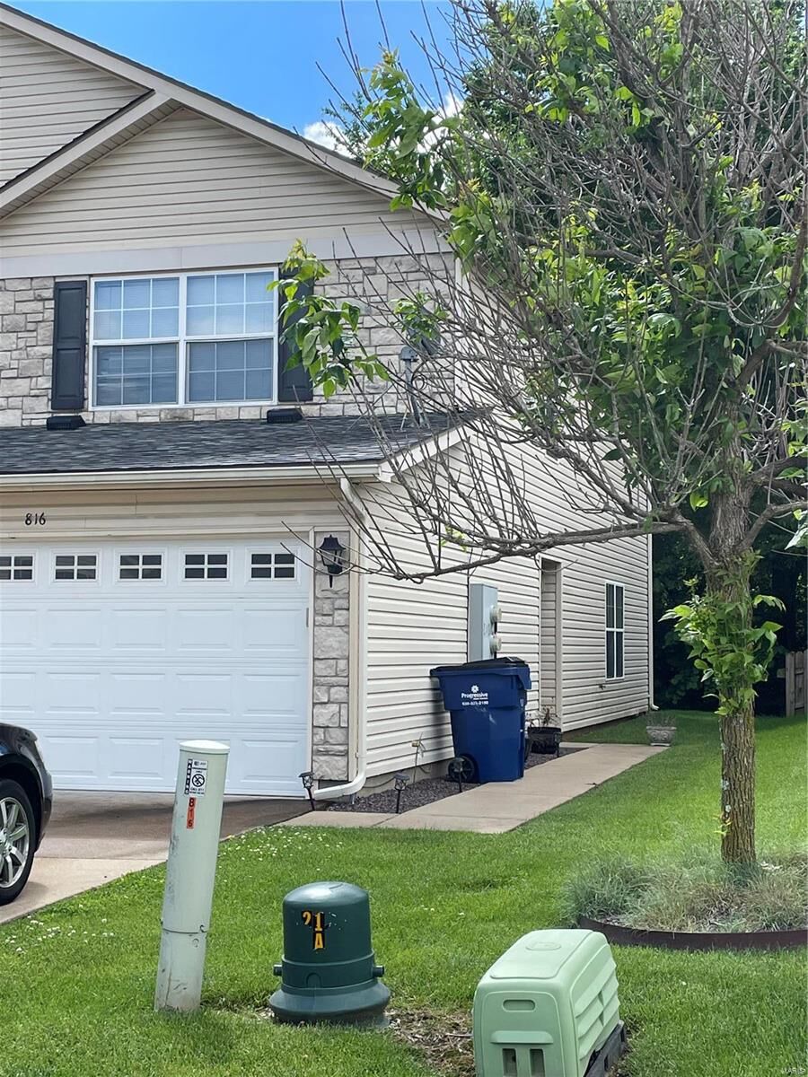 Property Photo: 816 Woodside Creek Drive MO 63028