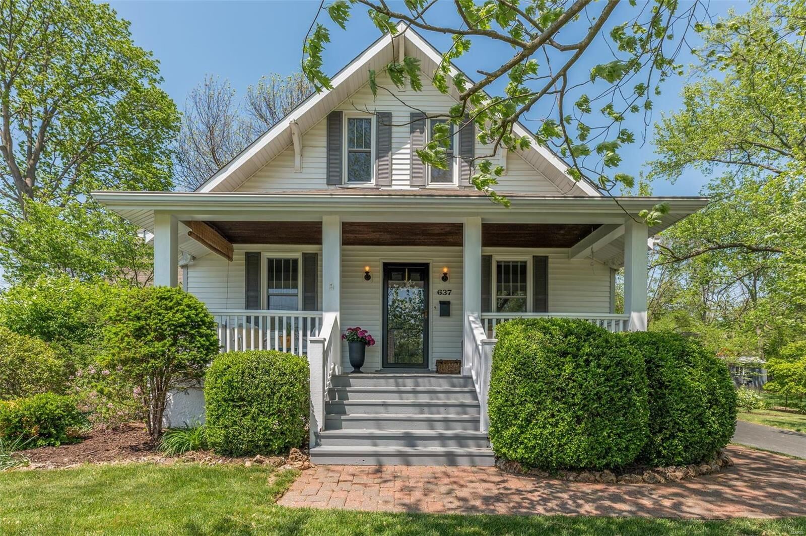 Property Photo: 637 W Washington Avenue MO 63122