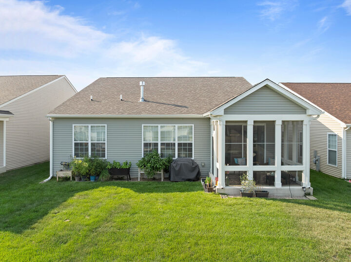Property Photo: 415 Beethoven Dr WI 53147