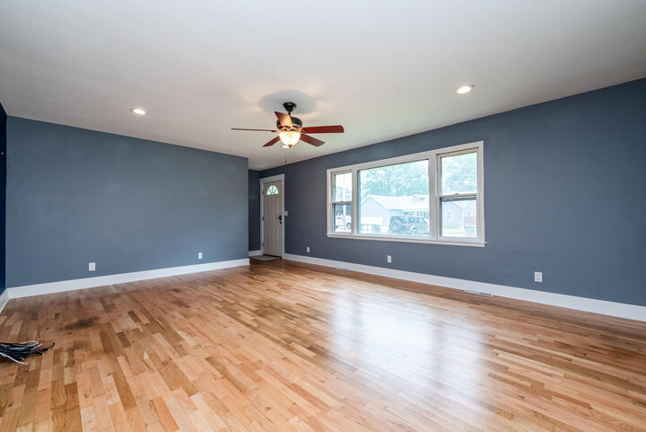Property Photo: 2705 Oakwood Lane MI 49085