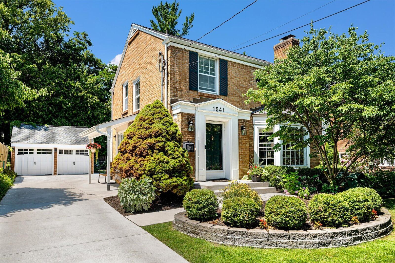 Property Photo: 1541 Groton Road SE MI 49506