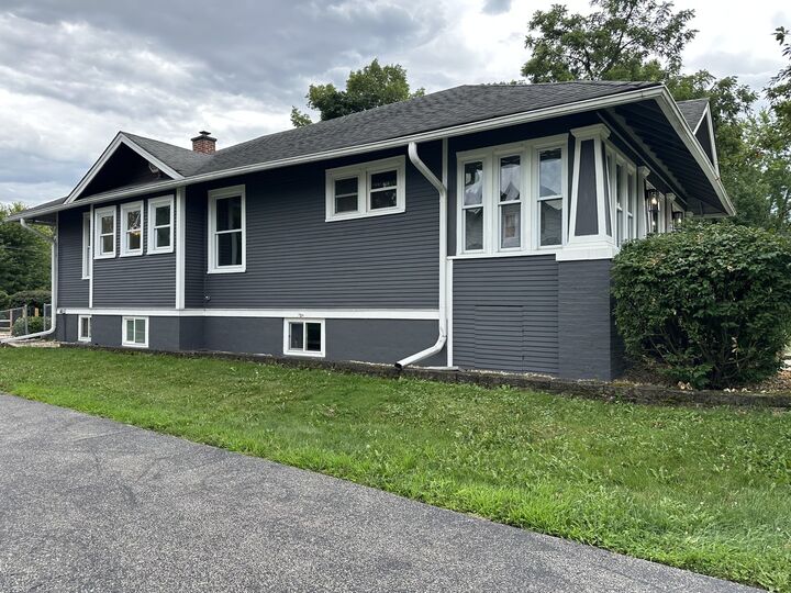 Property Photo: 1034 N 5th Avenue IL 60174