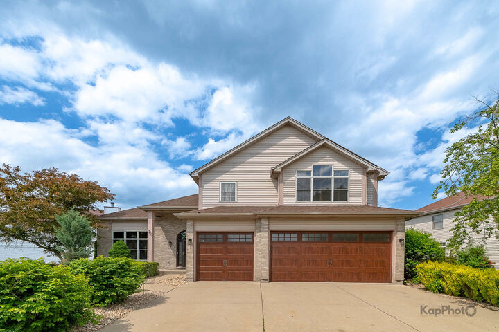 Property Photo: 674 Goldenrod Drive IL 60440