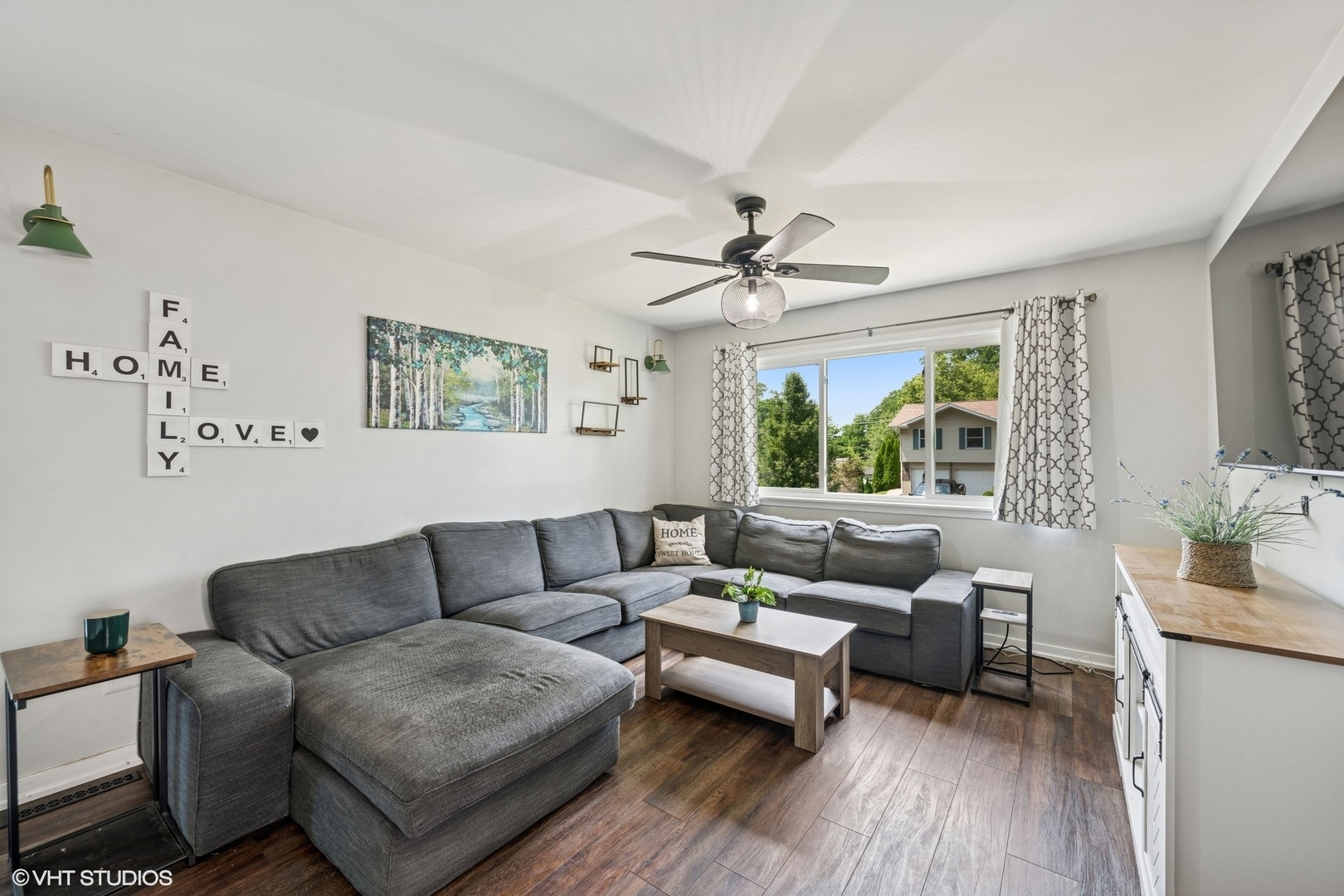 Property Photo: 6312 Hilly Way IL 60013
