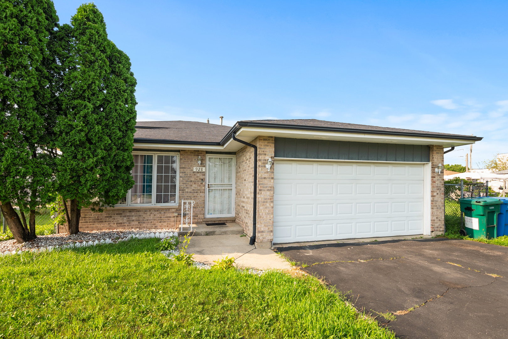 Property Photo:  928 E 153rd Street  IL 60426 