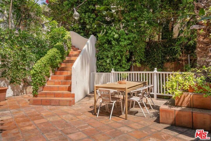 Property Photo:  9146 St Ives Drive  CA 90069 